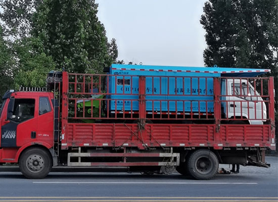 雄安車載混凝土濕噴臺車、空壓機(jī)發(fā)貨現(xiàn)場